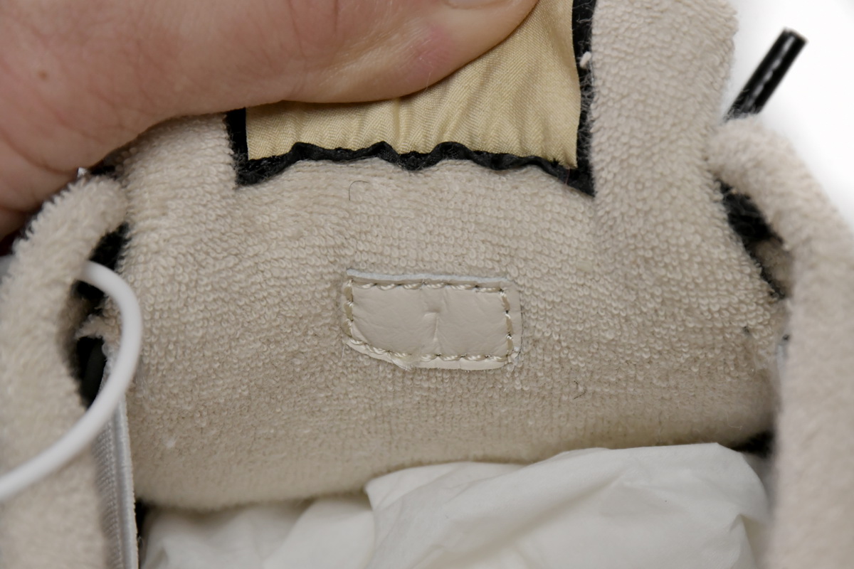 Cocosneakers Balenciaga x Gucci Screener GG Black Red 674530 9SFR8 - Limited Edition Sneakers Cocosneakers Balenciaga x Gucci Screener GG Black Red 674530 9SFR8 - Limited Edition Sneakers