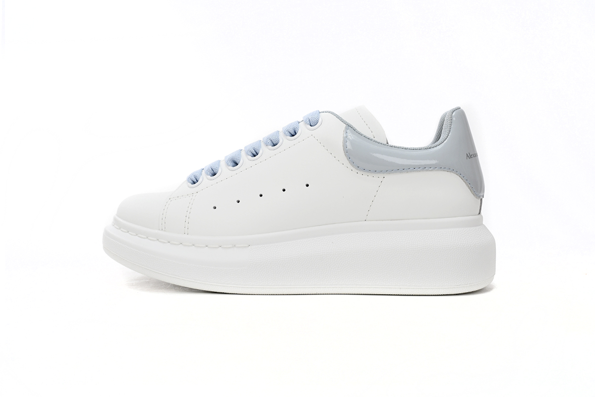 Alexander McQueen Oversized Leather Sneakers - Stylish and Versatile Footwear for Men