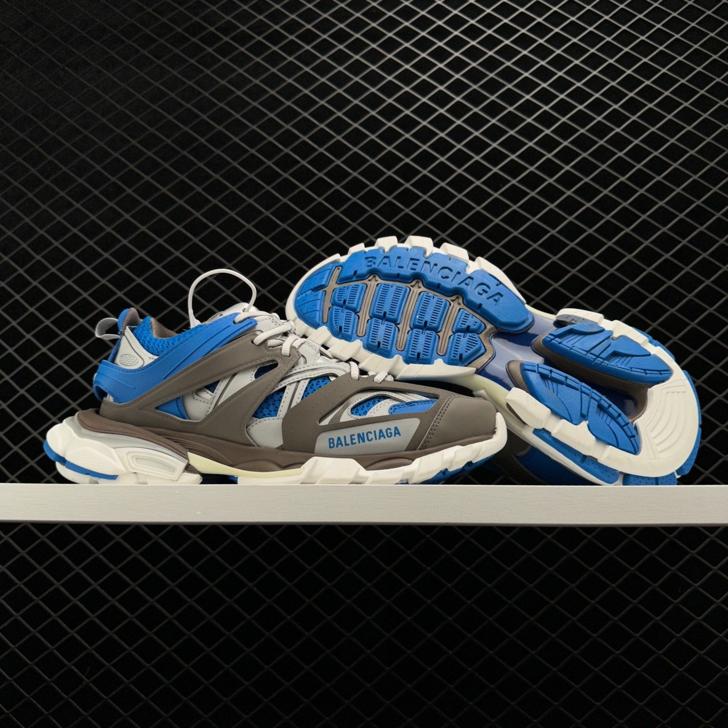 Balenciaga LED Track - White Light Grey 555036-W3AD5-4112 | Stylish technology sneakers