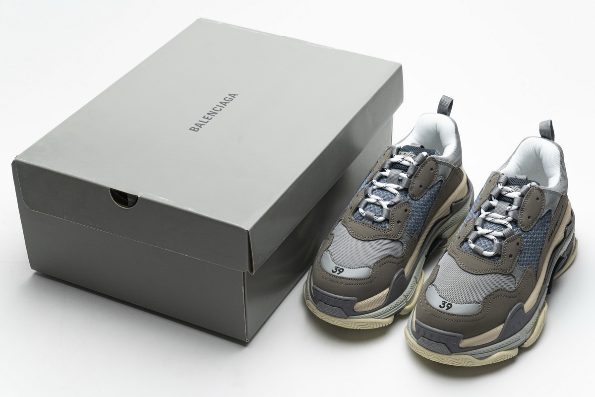 Balenciaga Triple S Grey 483513 W06E1 1259 | Sleek and Stylish Sneakers Balenciaga Triple S Grey 483513 W06E1 1259 | Sleek and Stylish Sneakers