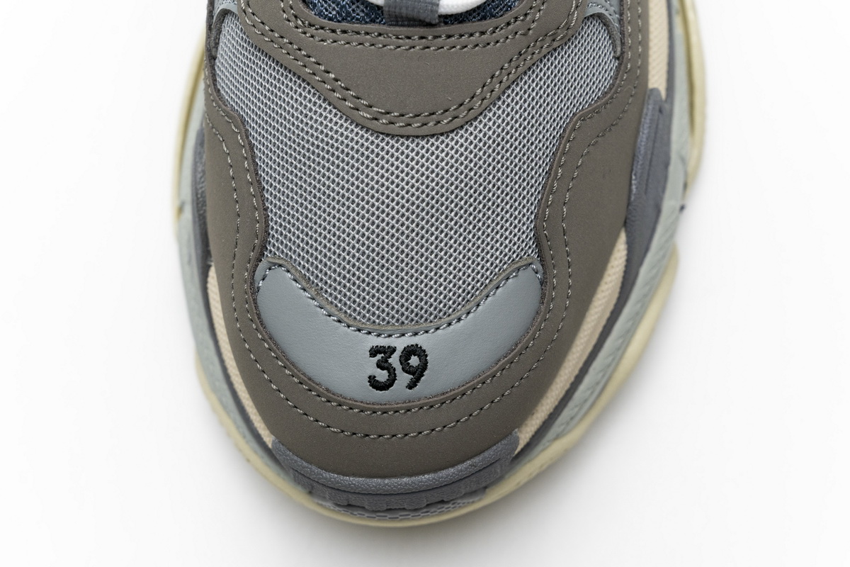 Balenciaga Triple S Grey 483513 W06E1 1259 | Sleek and Stylish Sneakers Balenciaga Triple S Grey 483513 W06E1 1259 | Sleek and Stylish Sneakers