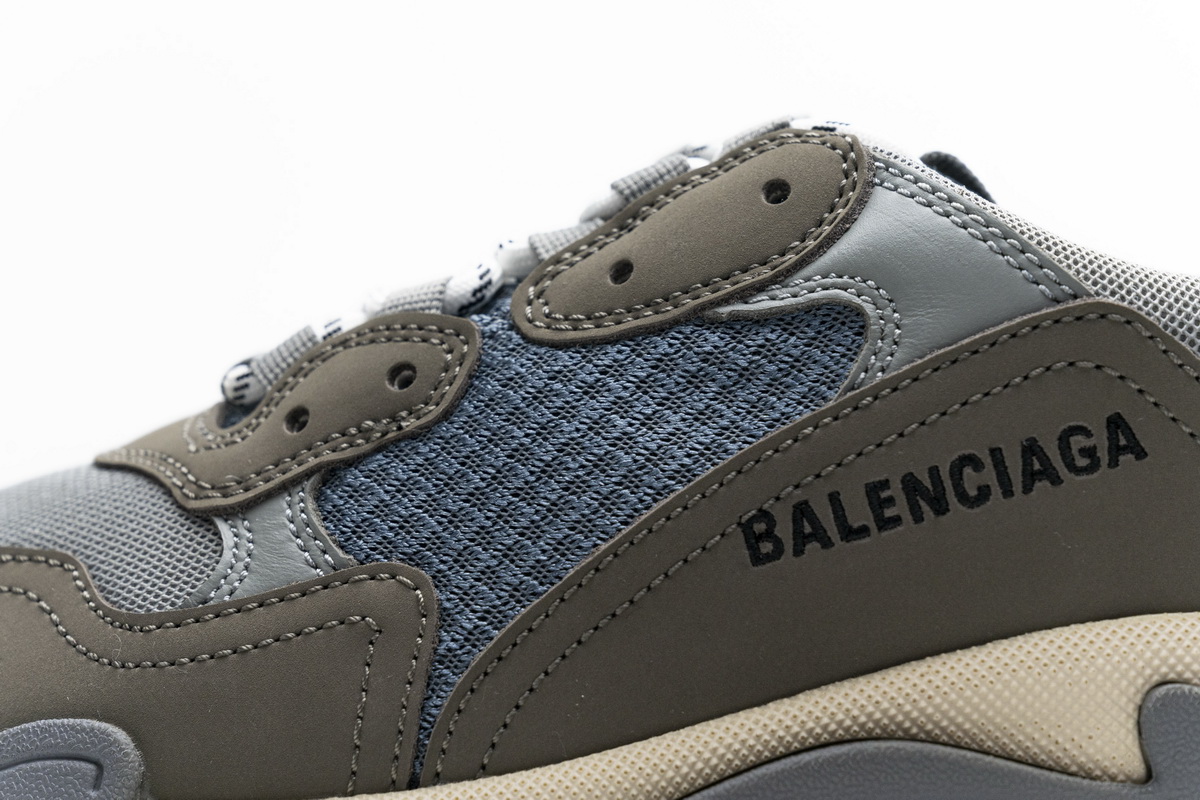 Balenciaga Triple S Grey 483513 W06E1 1259 | Sleek and Stylish Sneakers Balenciaga Triple S Grey 483513 W06E1 1259 | Sleek and Stylish Sneakers
