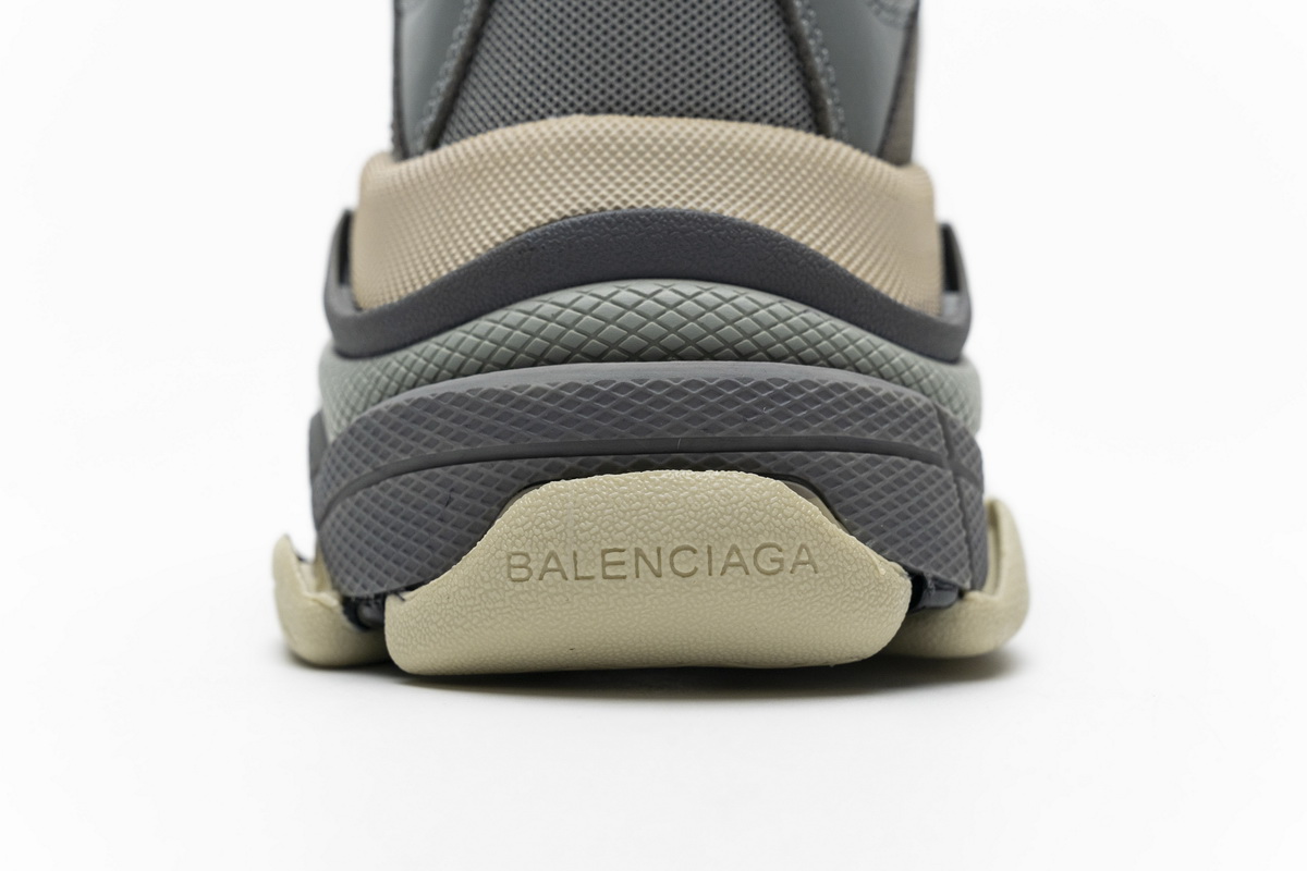 Balenciaga Triple S Grey 483513 W06E1 1259 | Sleek and Stylish Sneakers Balenciaga Triple S Grey 483513 W06E1 1259 | Sleek and Stylish Sneakers