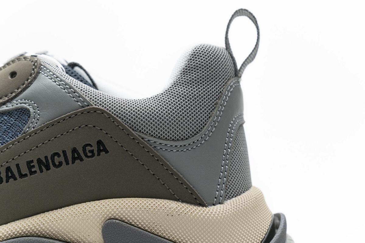 Balenciaga Triple S Grey 483513 W06E1 1259 | Sleek and Stylish Sneakers Balenciaga Triple S Grey 483513 W06E1 1259 | Sleek and Stylish Sneakers