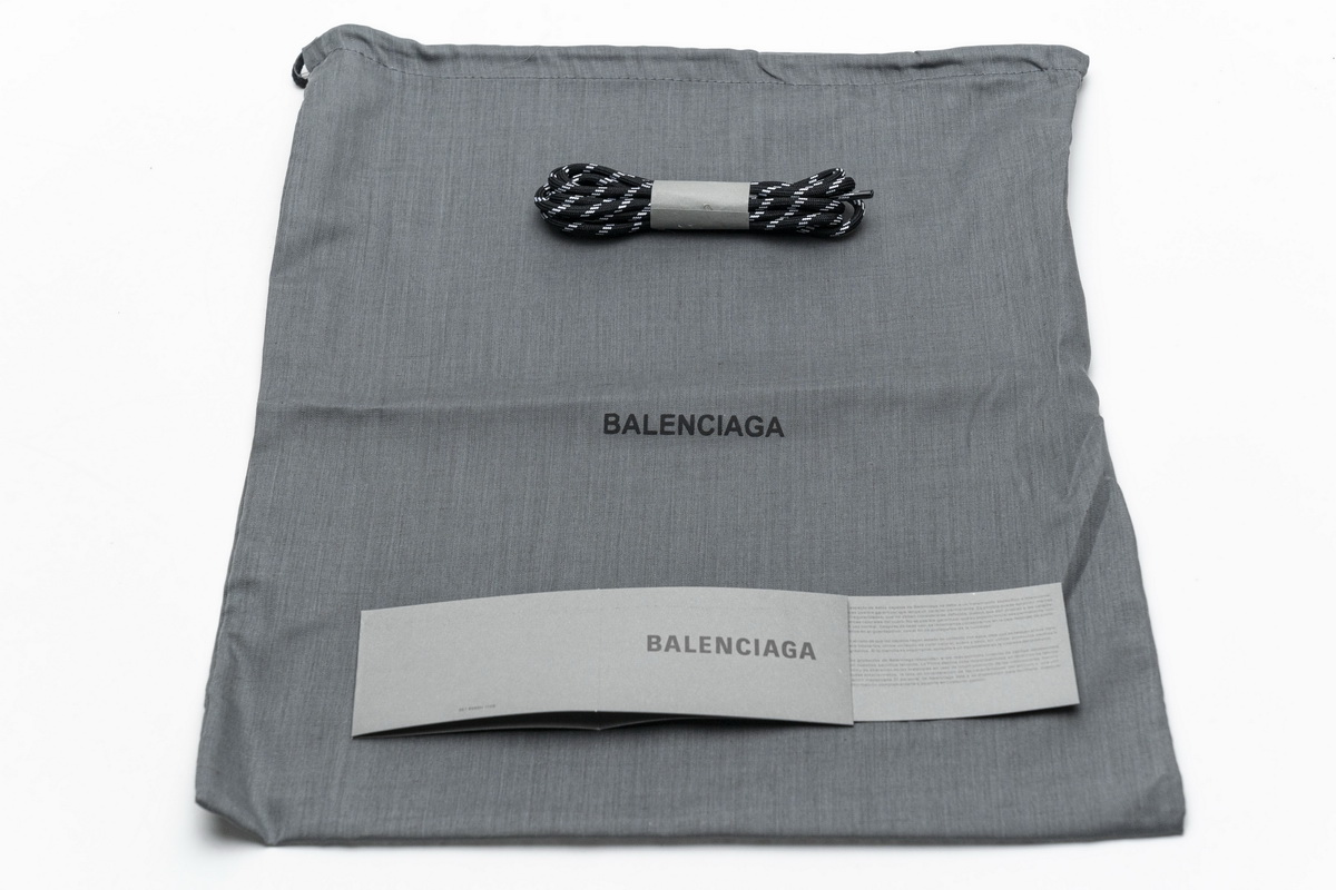 Balenciaga Triple S Grey 483513 W06E1 1259 | Sleek and Stylish Sneakers Balenciaga Triple S Grey 483513 W06E1 1259 | Sleek and Stylish Sneakers