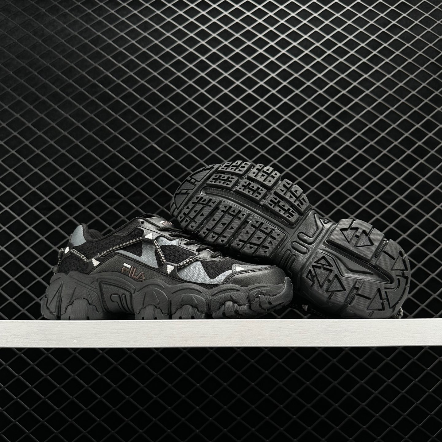 FILA Heritage Fluid Black - Stylish and Classic Footwear