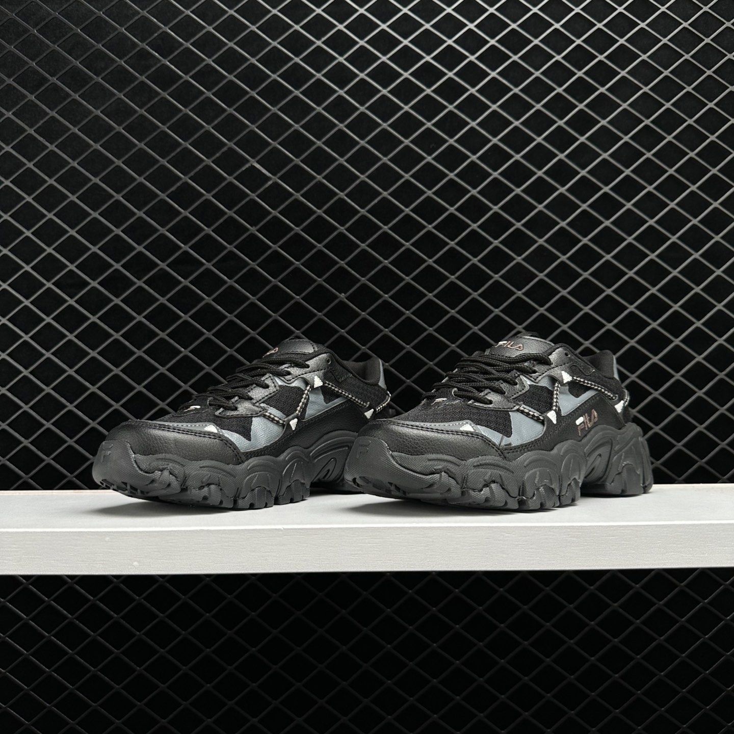 FILA Heritage Fluid Black - Stylish and Classic Footwear