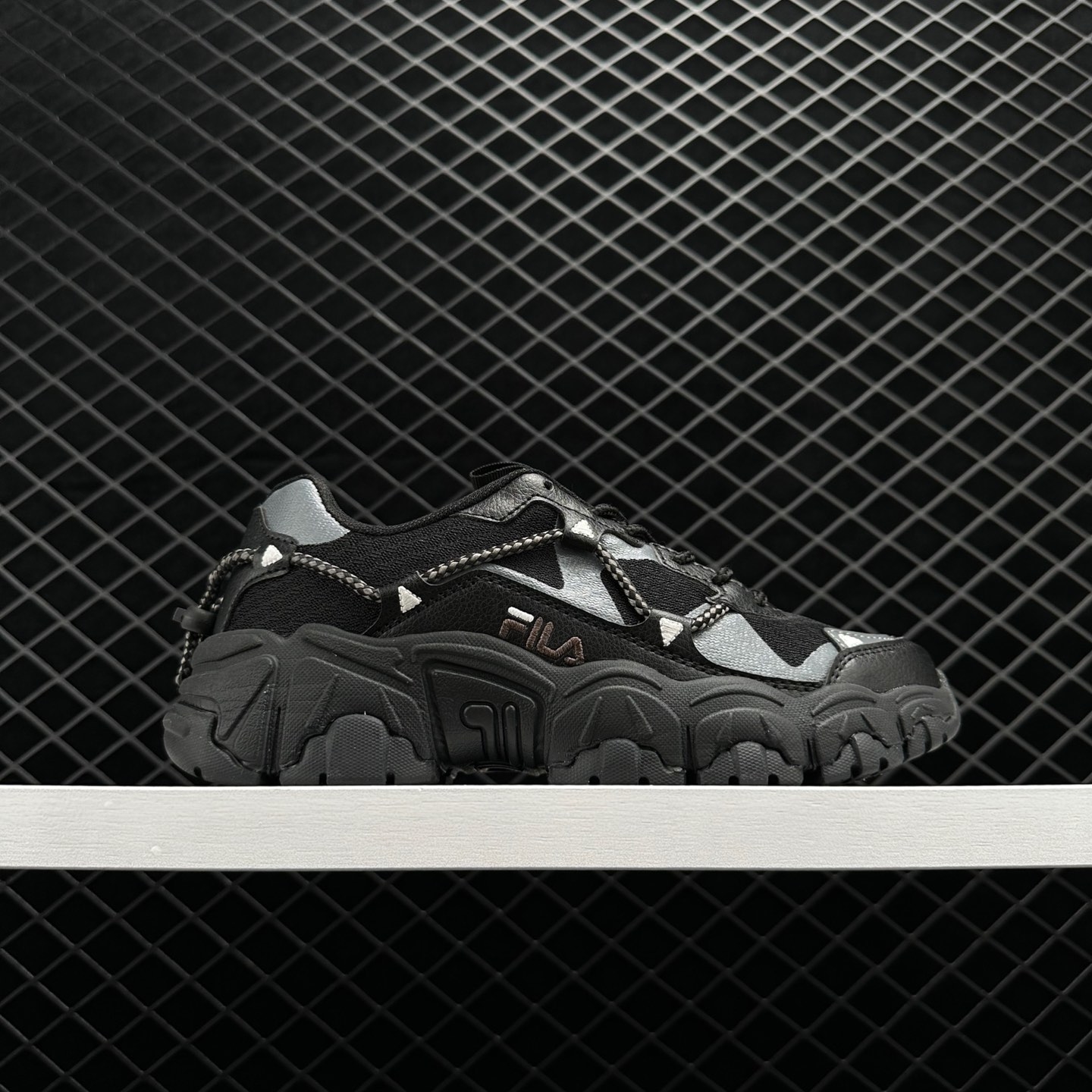 FILA Heritage Fluid Black - Stylish and Classic Footwear
