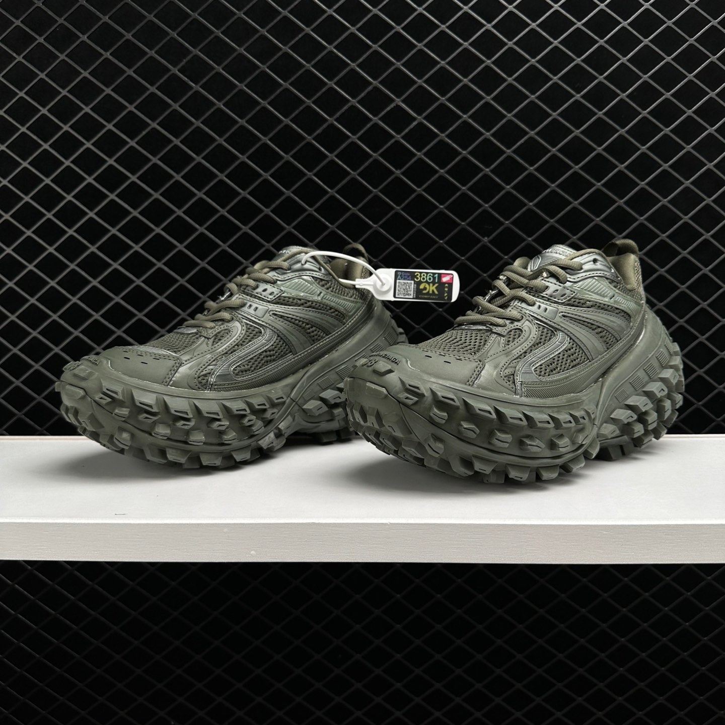 Balenciaga Defender Green 685613W2RA63000 - Fashionably Functional Men's Sneakers