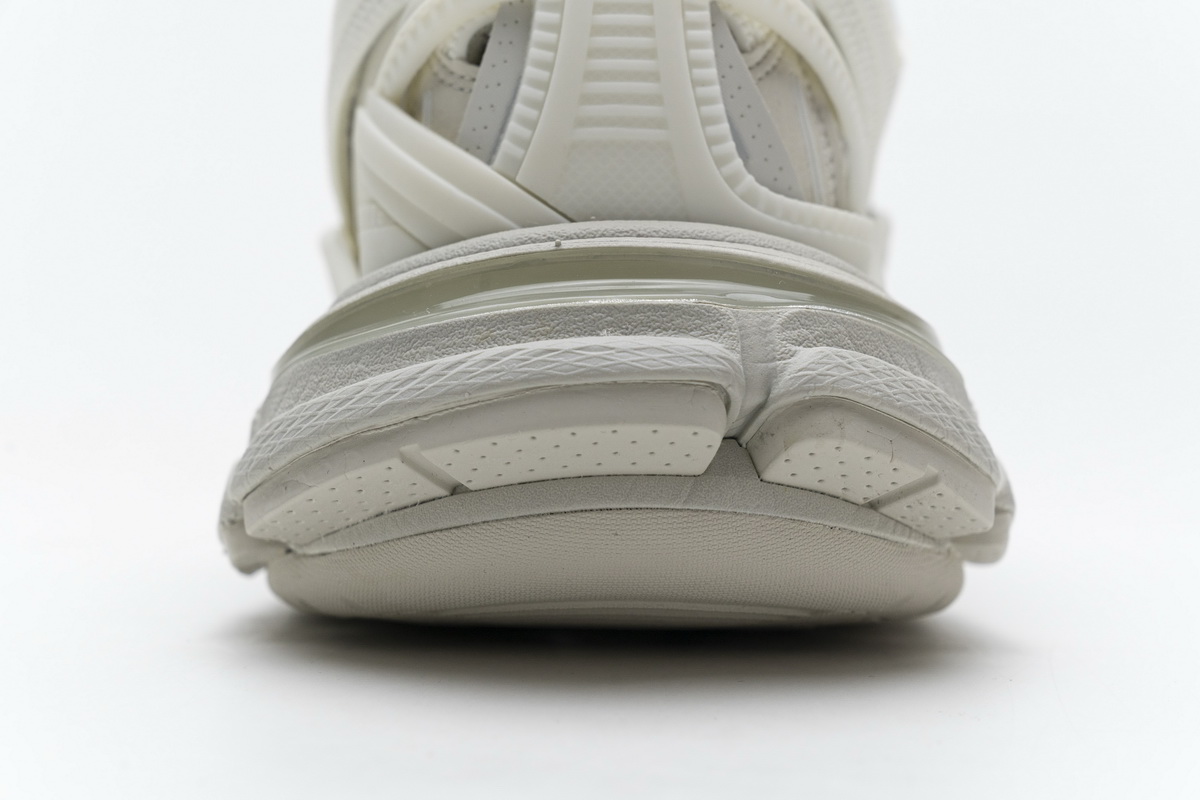 Designer Balenciaga Track 2 Sneaker in White for the Modern Urbanite - Limited Stock!