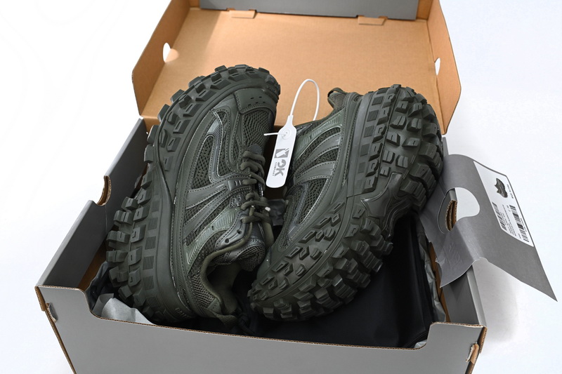 Balenciaga Defender Green 685613W2RA63000 - Premium Stylish Footwear