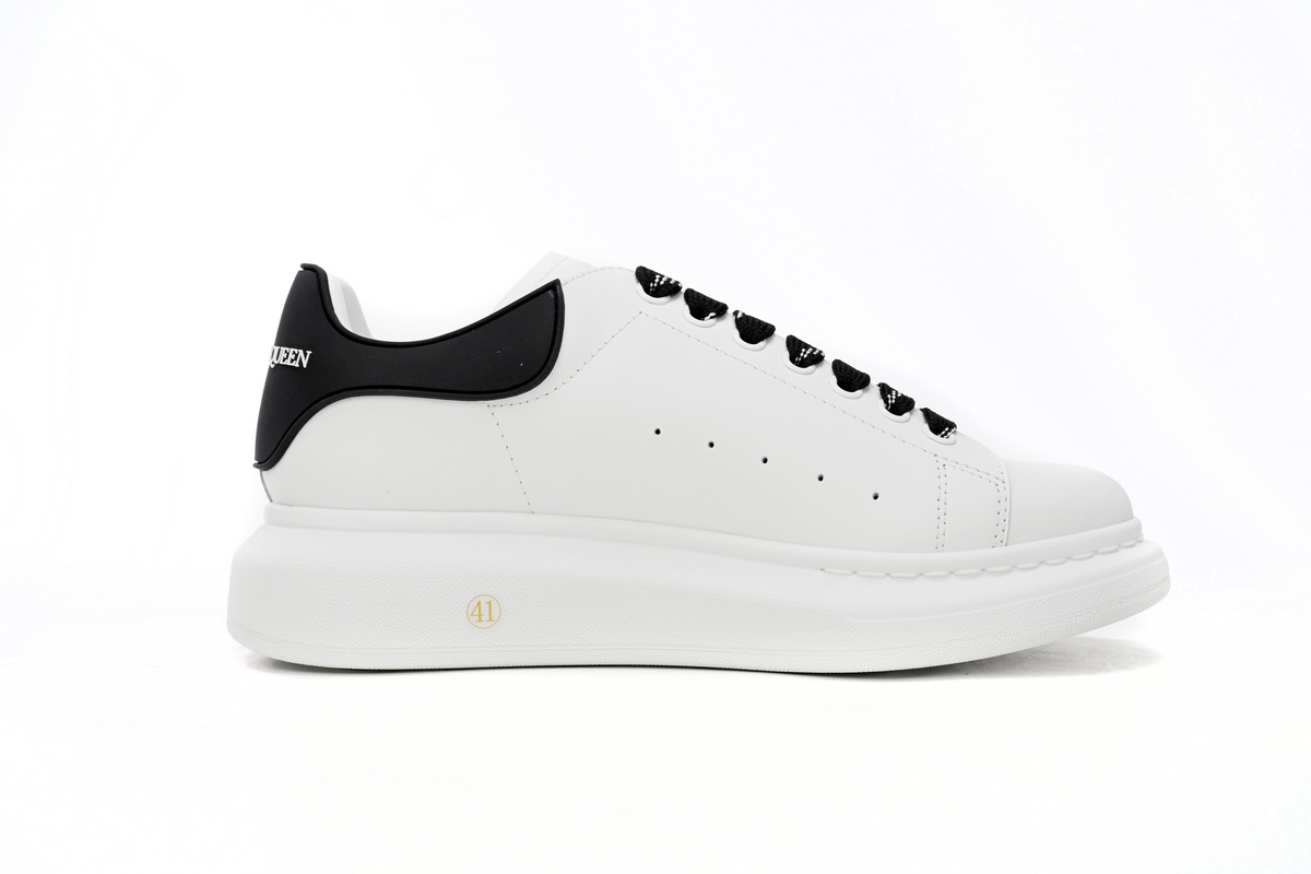 Alexander McQueen Oversized Sneaker 'White Black' 625156 WHXMT 9034 - Trendy Footwear for Men | Limited Stock Available
