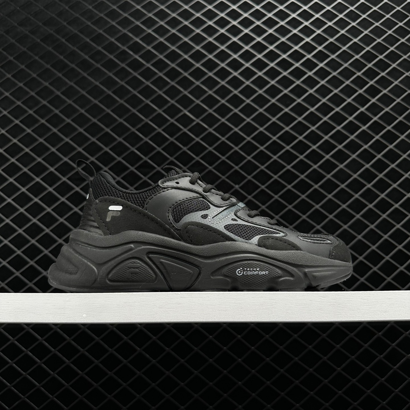 FILA Fashion Sneakers Black Dark Gray - Stylish Footwear for Men
