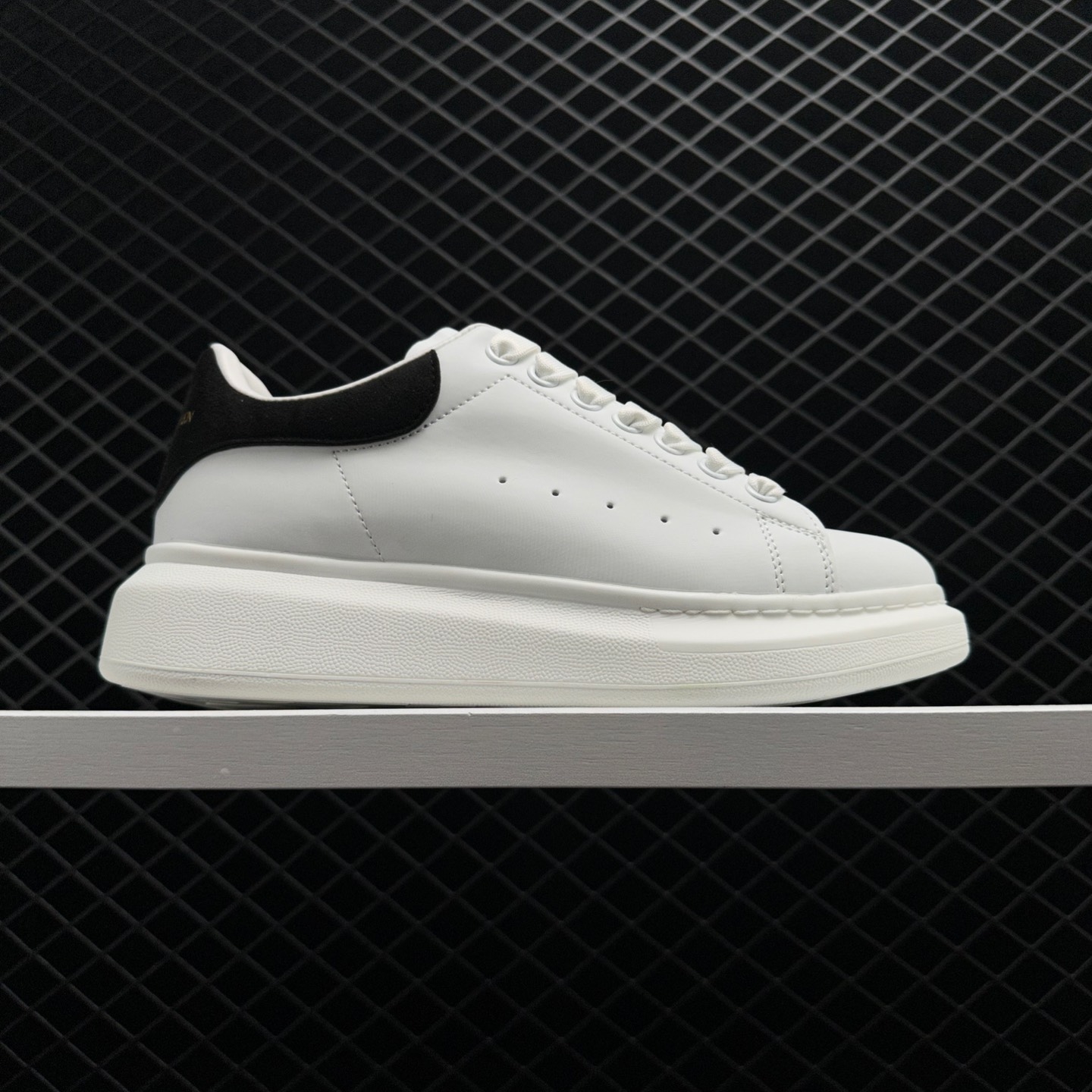Alexander McQueen Wmns Oversized Sneaker 'White Black' 553770 WHGP7 9061 – Trendy Designer Footwear for Women
