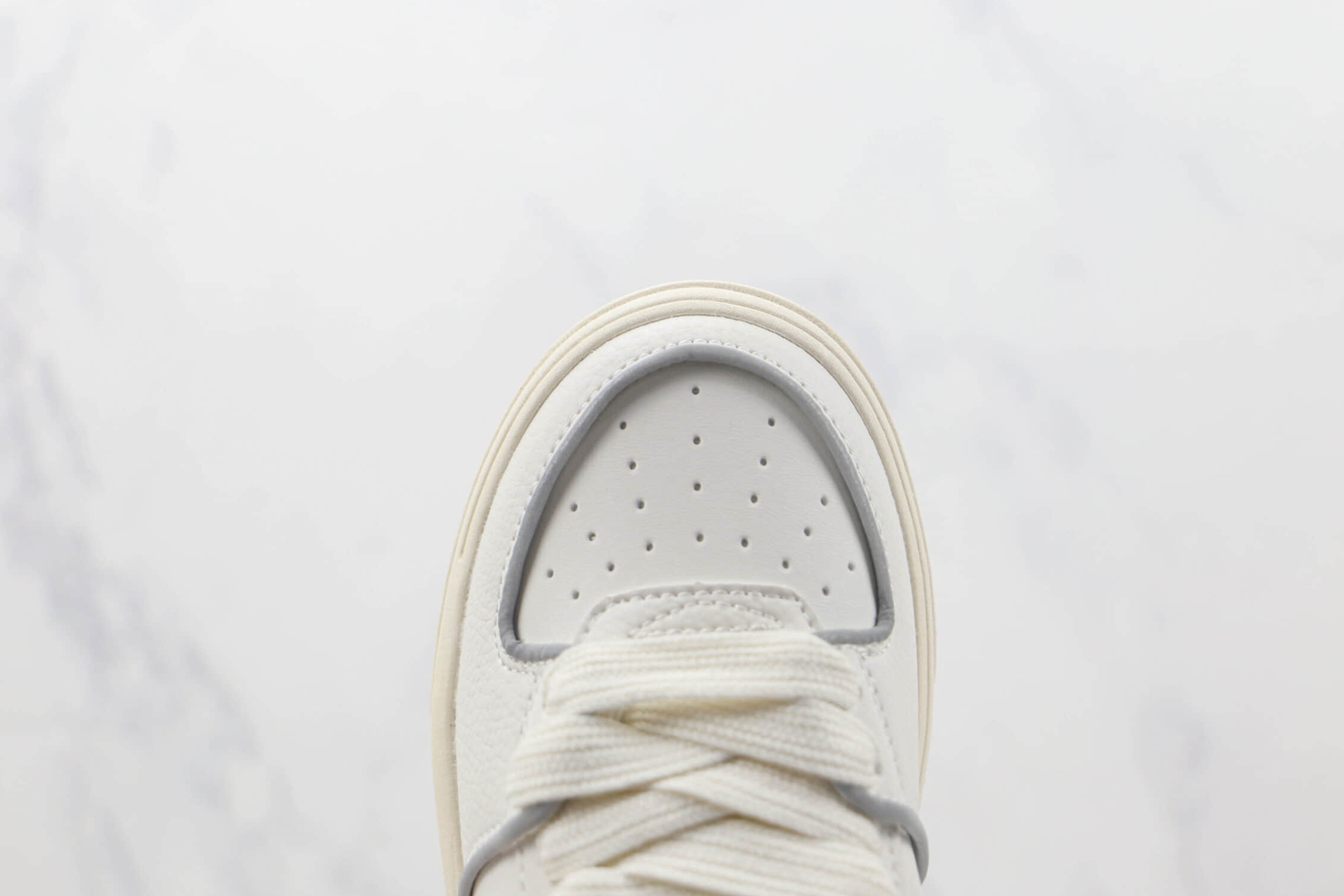 MLB Chunky Liner Yankees Cream Sneakers - Vintage Style & Quality