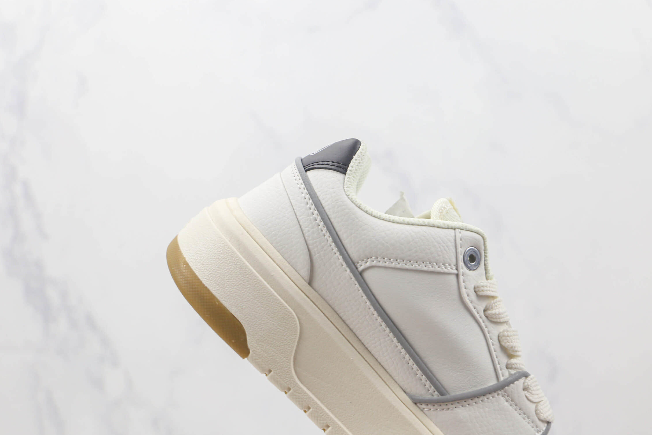 MLB Chunky Liner Yankees Cream Sneakers - Vintage Style & Quality