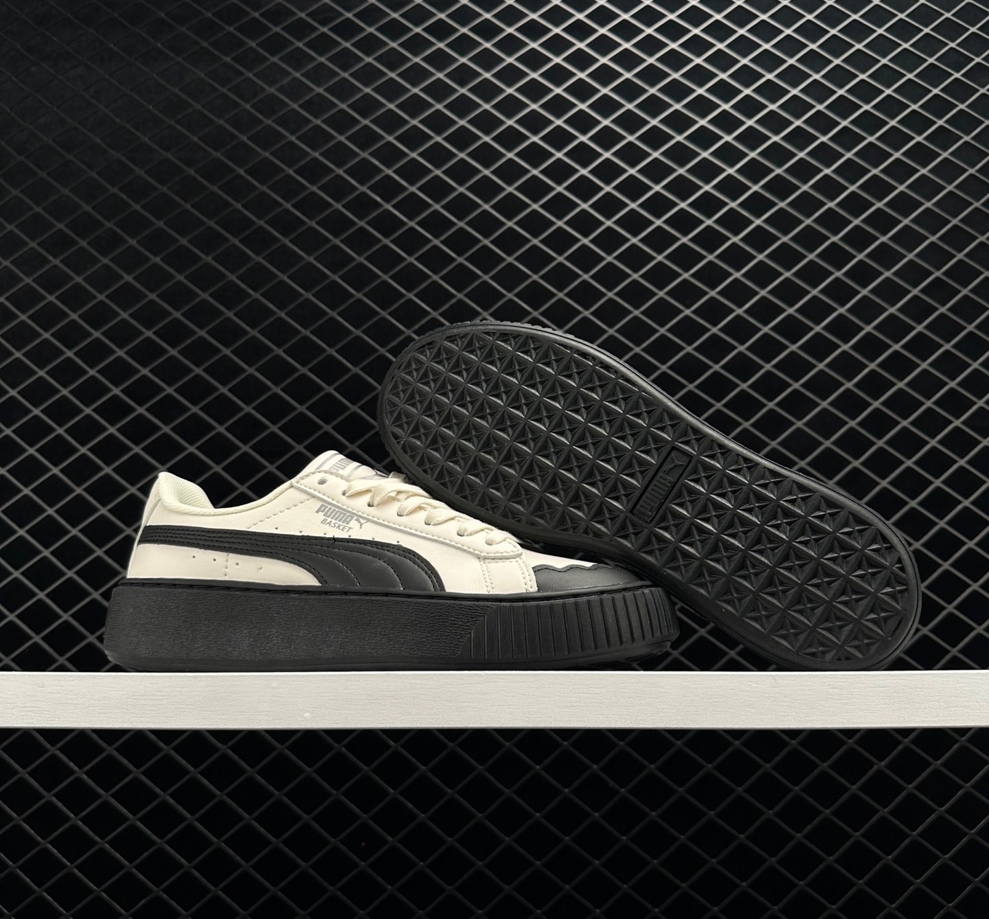 Puma Basket Platform Trace Vanilla IceNight Sky 367067-02 - Trendy Women's Sneakers Puma Basket Platform Trace Vanilla IceNight Sky 367067-02 - Trendy Women's Sneakers