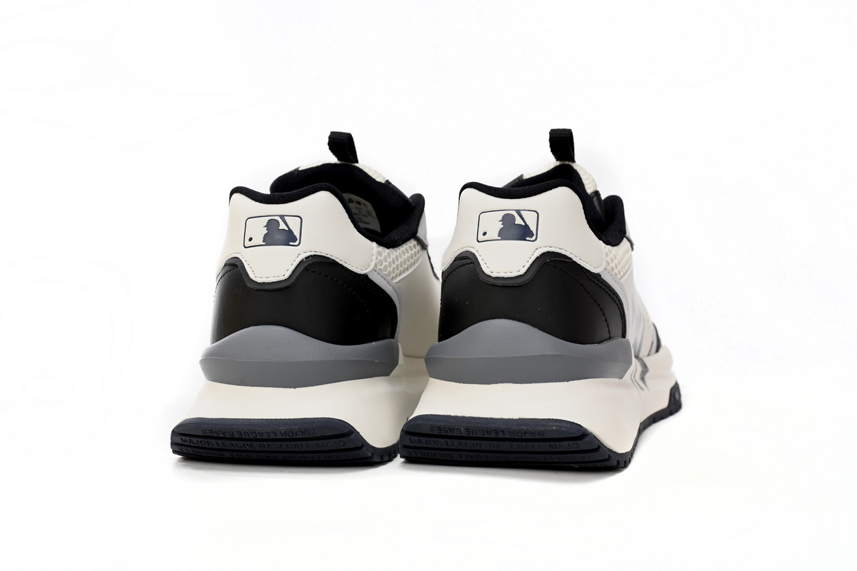 MLB Chunky Liner Runner Yankees Shoes Sneakers Black 3ASHRJ13N-50BKS