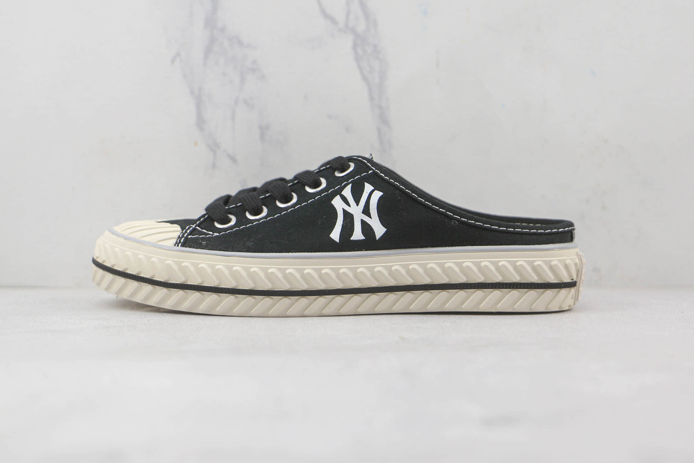 MLB Playball Origins Mule New York Yankees Shoes Black White - Genuine Fan Gear