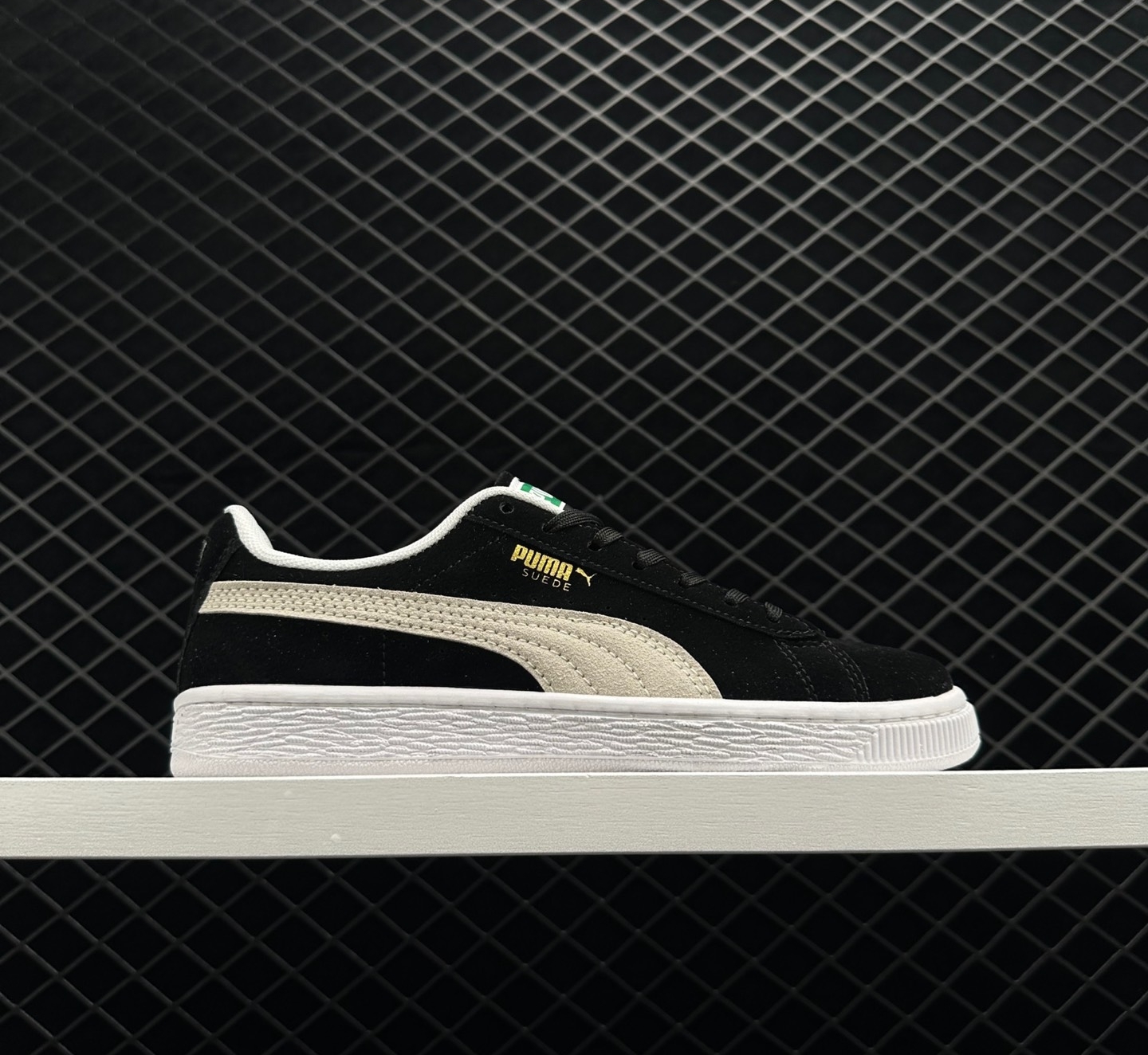 PUMA Suede Classic 21 'Black Khaki White' 374915 01 - Stylish and Versatile Sneakers for All Occasions!