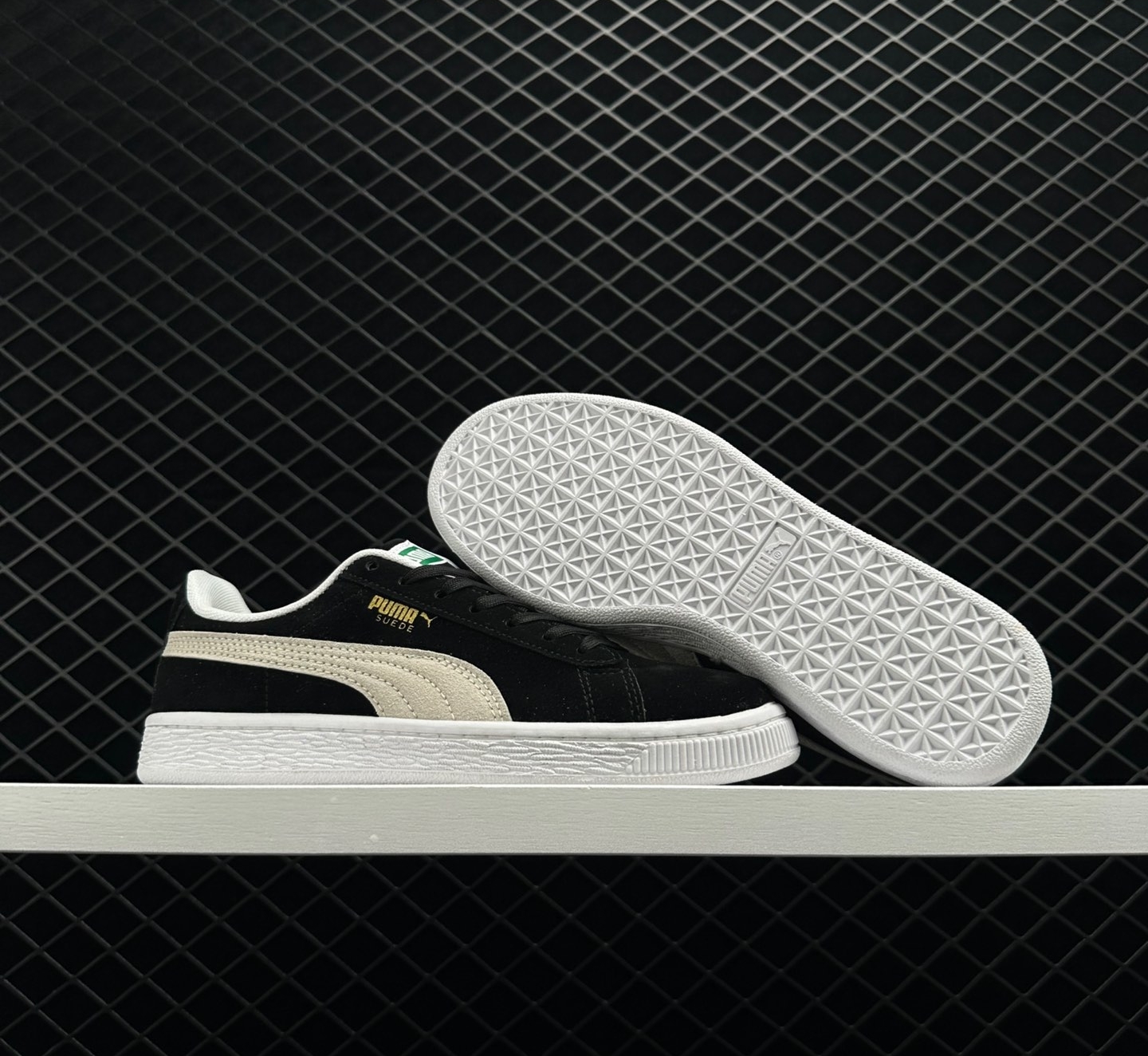 PUMA Suede Classic 21 'Black Khaki White' 374915 01 - Stylish and Versatile Sneakers for All Occasions!