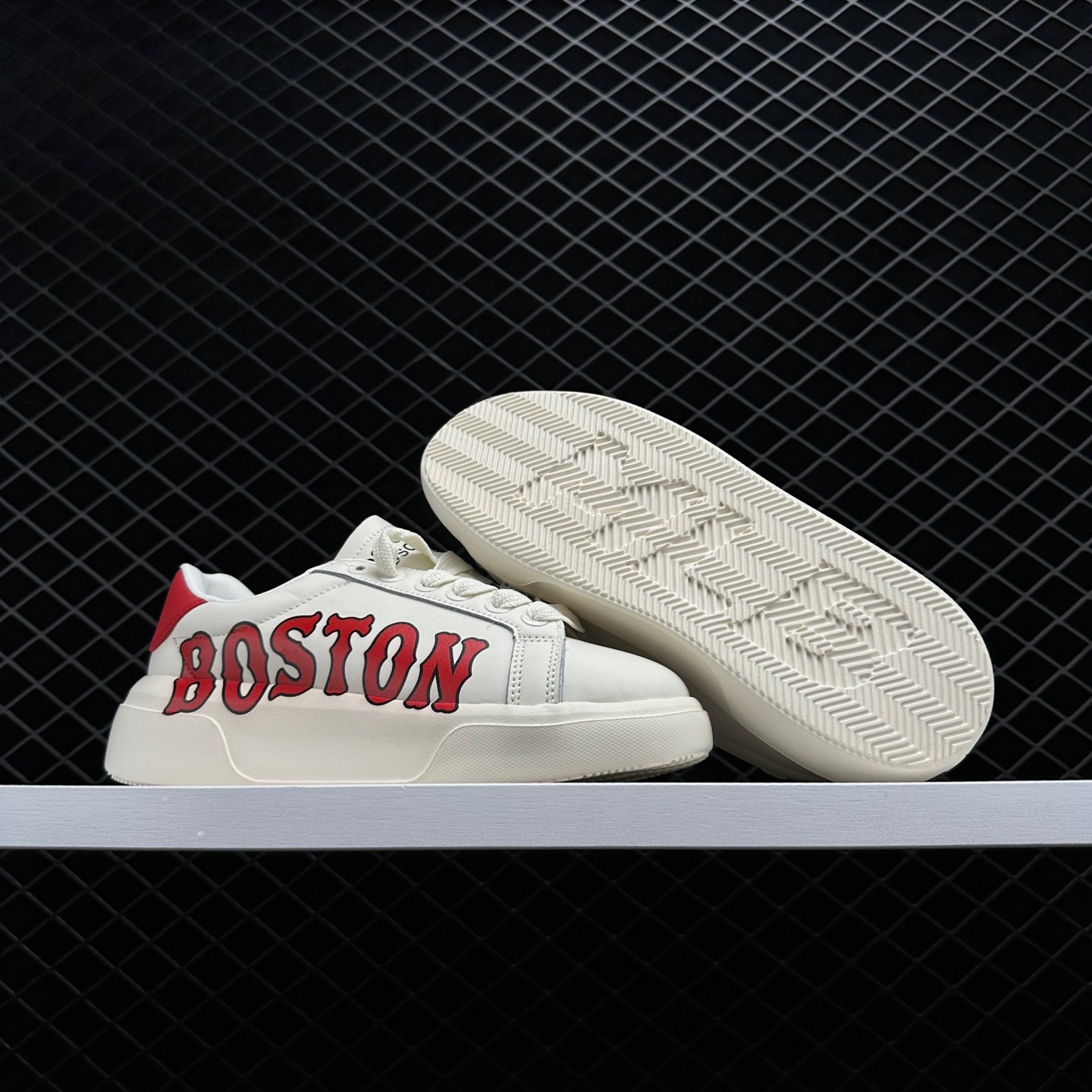 MLB Chunky Classic P Boston Red Sox Shoes - White/Red | Size 3ASXXP12N-43RDS