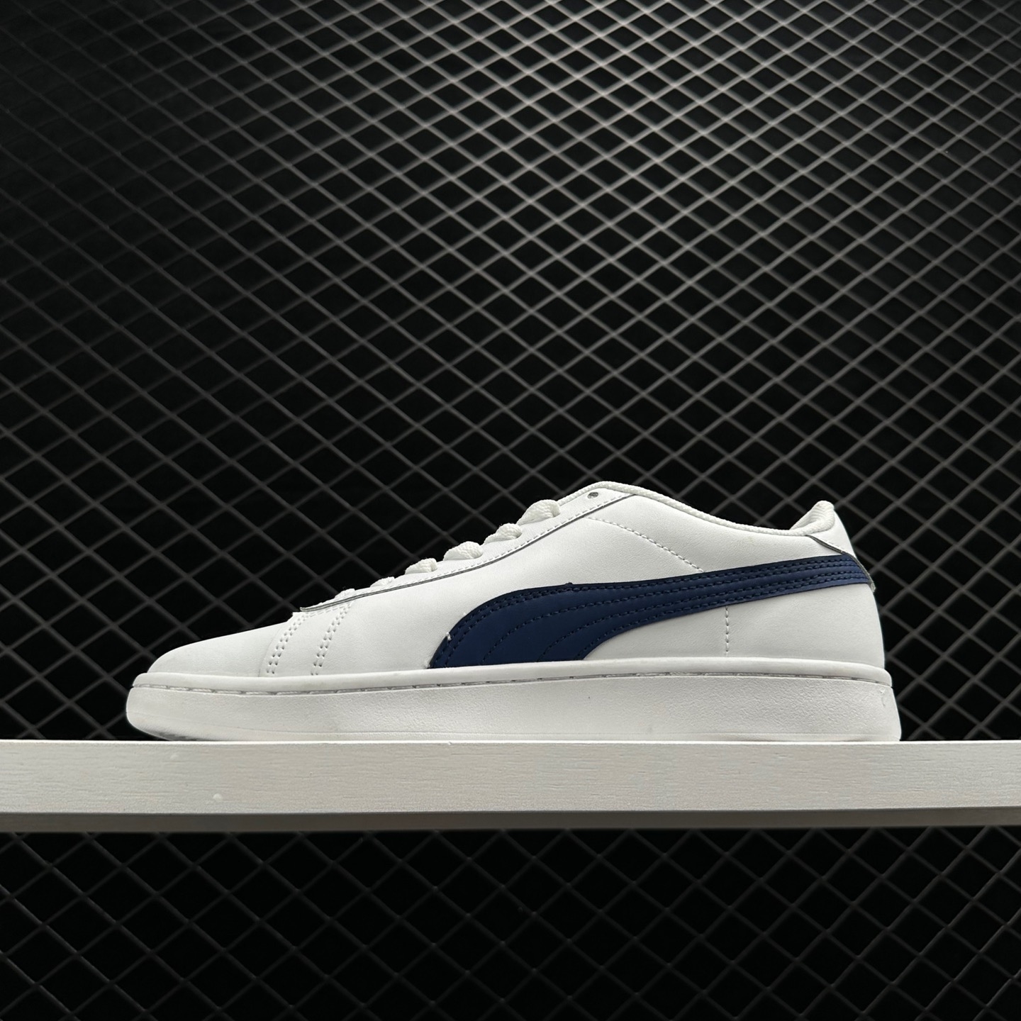 PUMA Smash V2 L White Blue 365215-02 | Stylish and Versatile Footwear