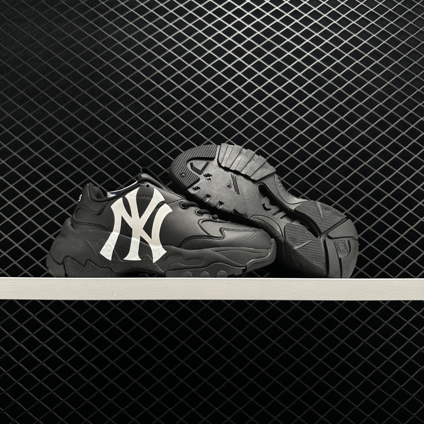 MLB Big Ball Chunky A New York Yankees Shoes | 3ASHC101N-50BKS