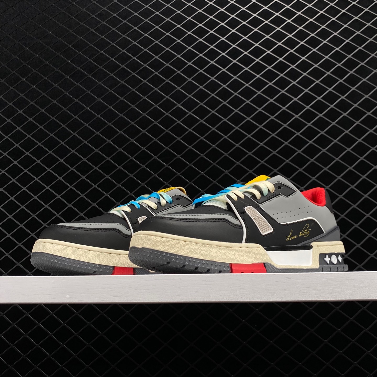 Louis Vuitton SS21 Trainer Sneaker Multicolor 1A8Q93 - Shop Luxurious Footwear