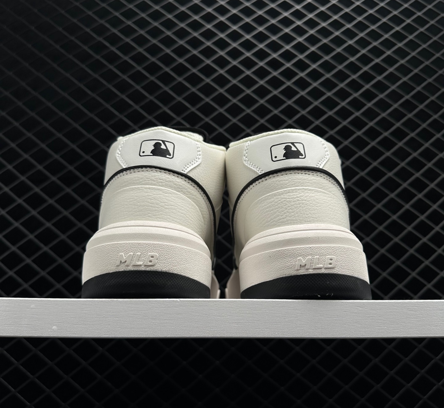 MLB Chunky Liner High Yankees Shoes: Ivory Black for Classic Style