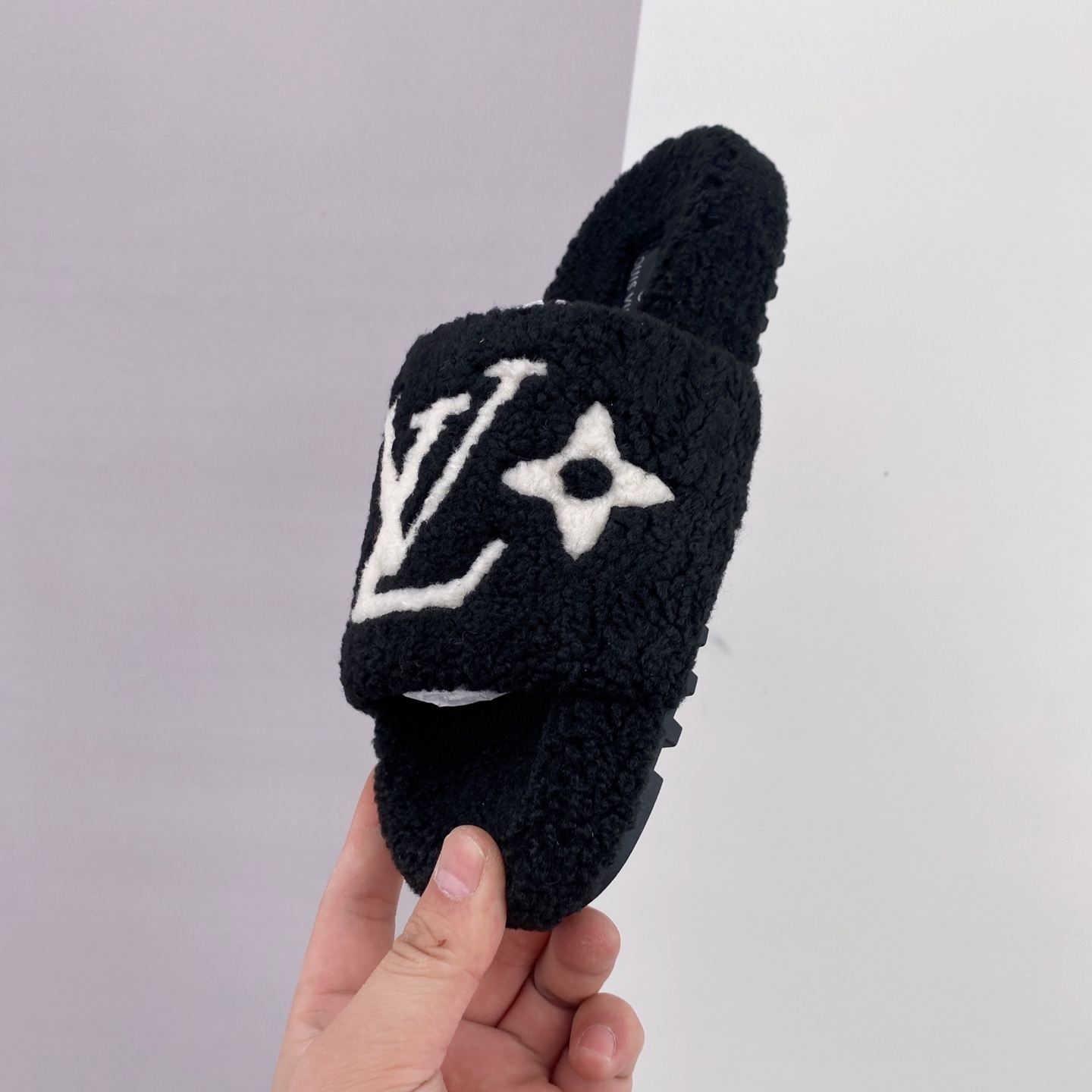 LOUIS VUITTON Shearling Monogram Giant Flat Comfort Mule Black LOUIS VUITTON Shearling Monogram Giant Flat Comfort Mule Black