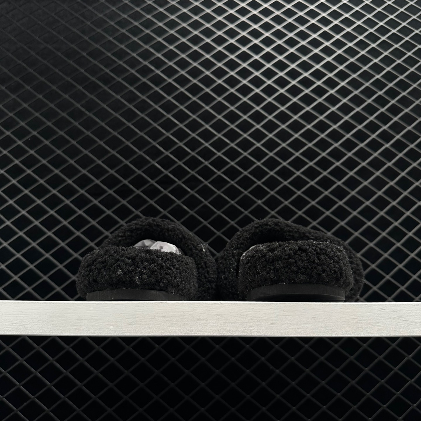 LOUIS VUITTON Shearling Monogram Giant Flat Comfort Mule Black LOUIS VUITTON Shearling Monogram Giant Flat Comfort Mule Black