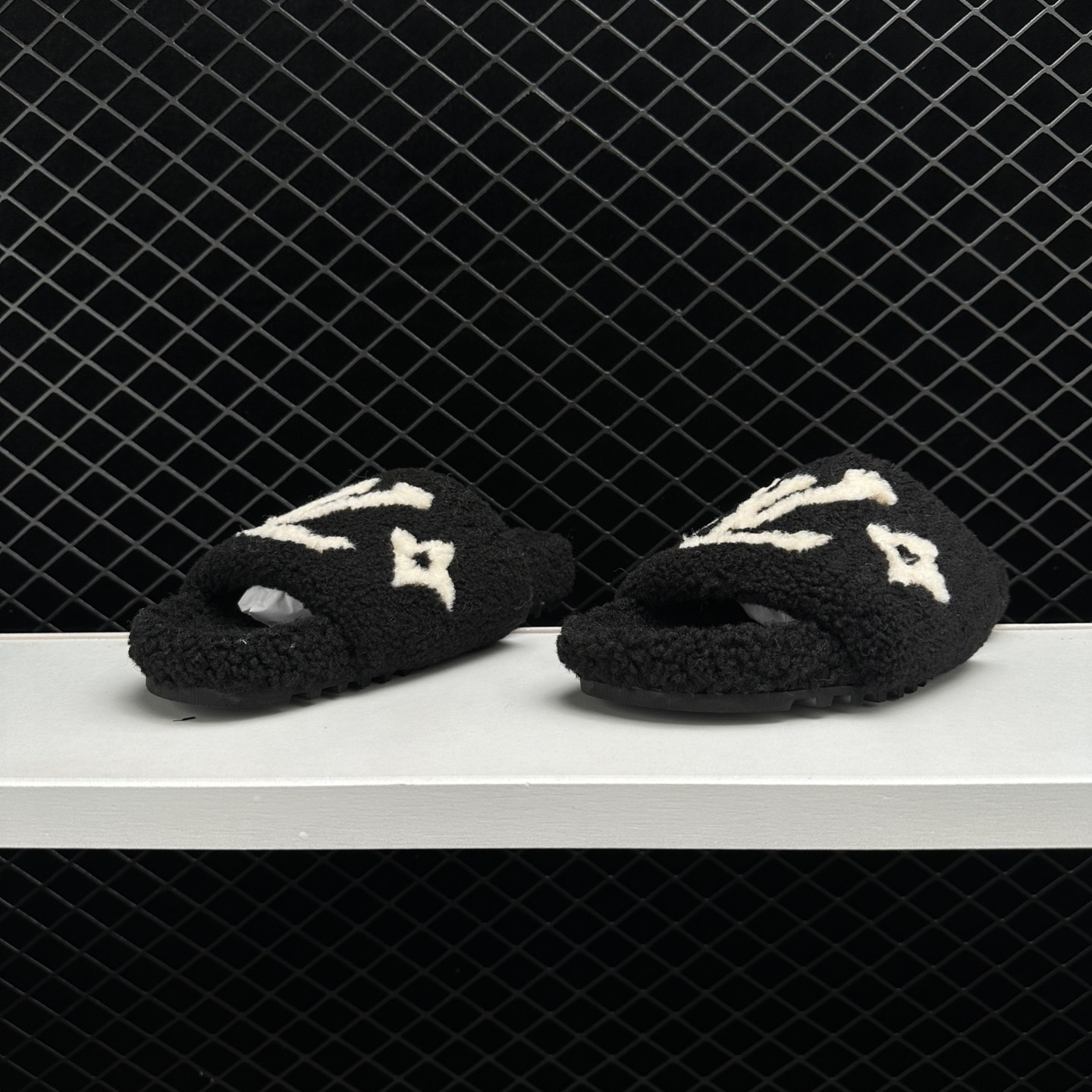 LOUIS VUITTON Shearling Monogram Giant Flat Comfort Mule Black LOUIS VUITTON Shearling Monogram Giant Flat Comfort Mule Black