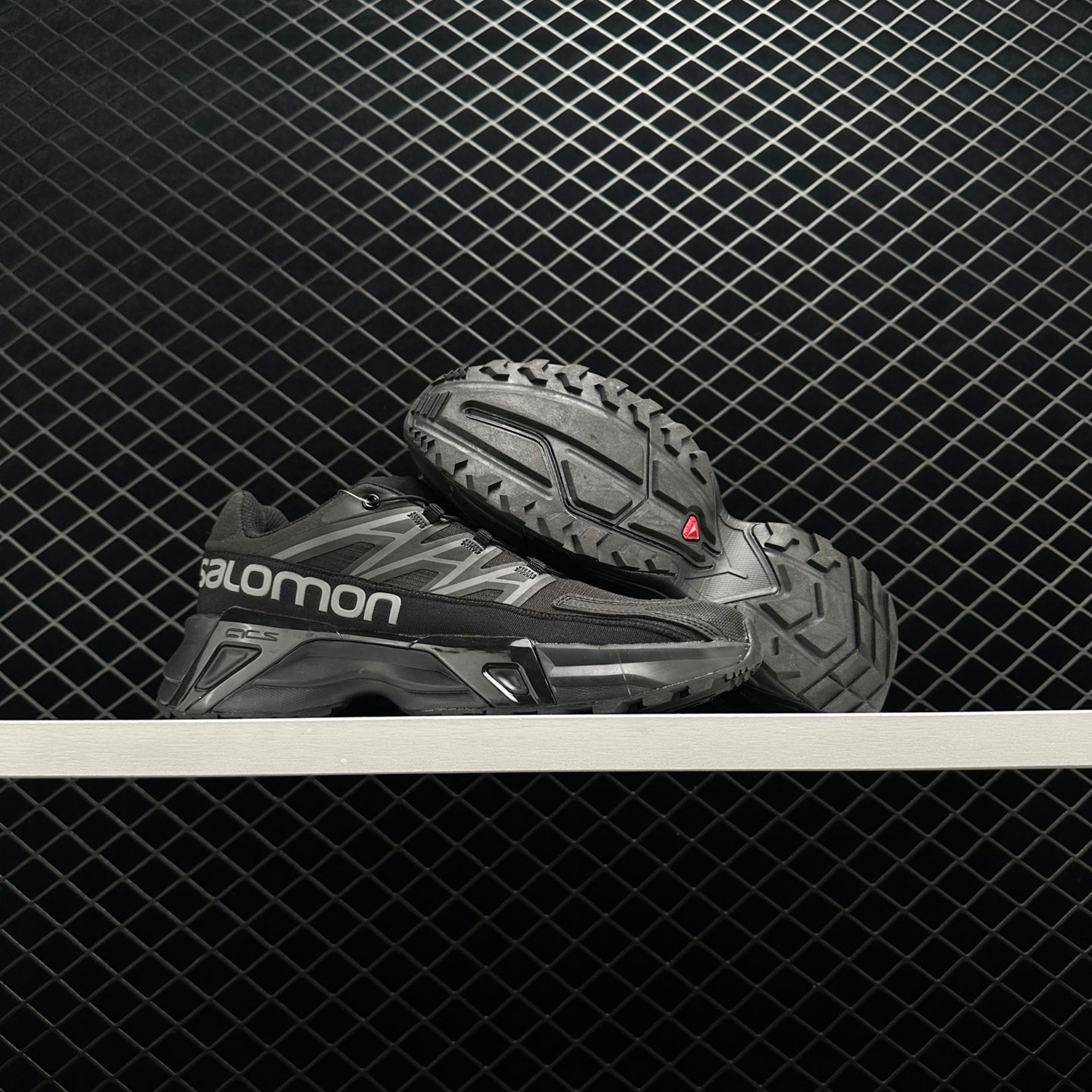 Salomon XT-Street Professional Black: High-Performance Athletic Shoes