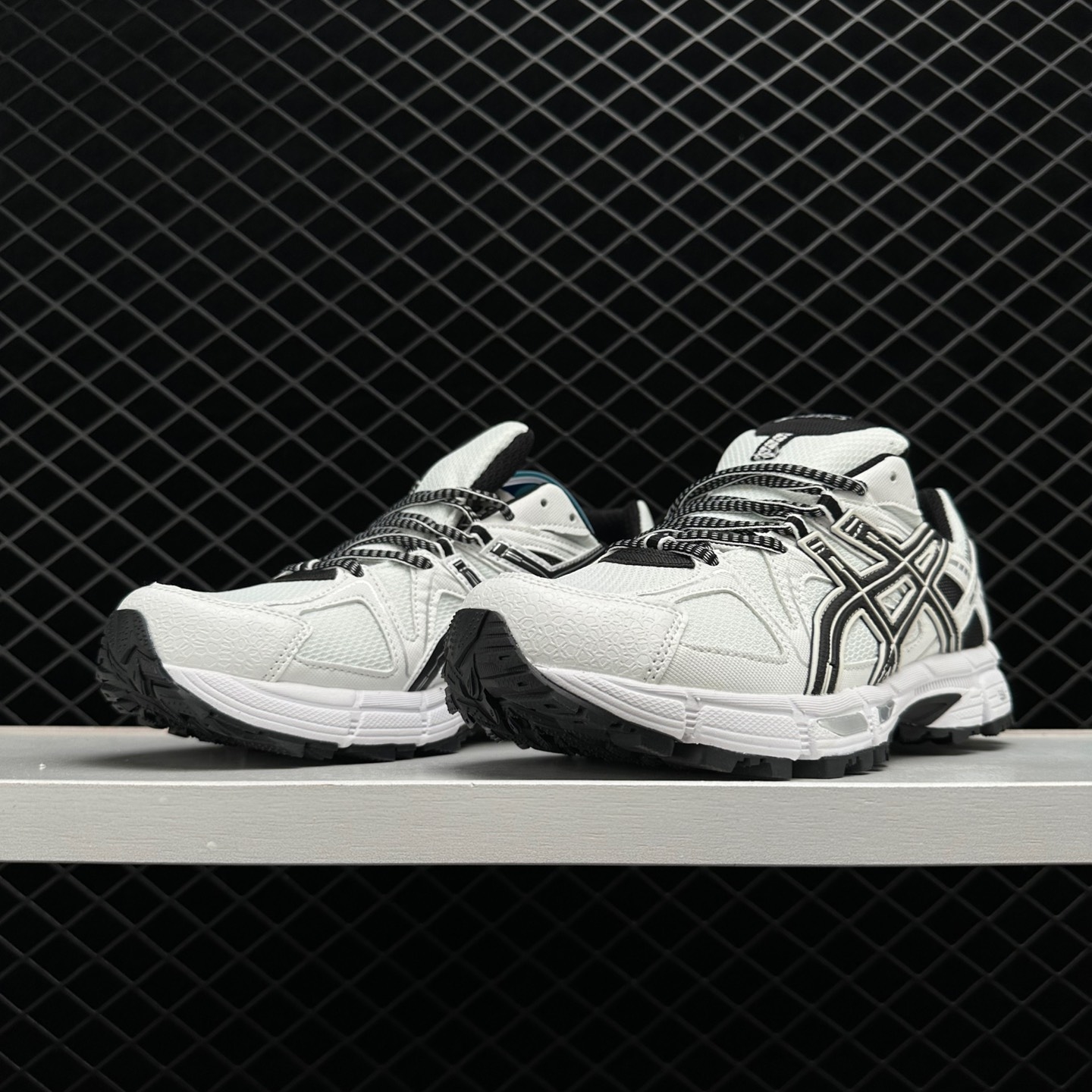 Asics Gel-Kahana 8 White Black 1011B133-100: Lightweight Trail Running Shoes