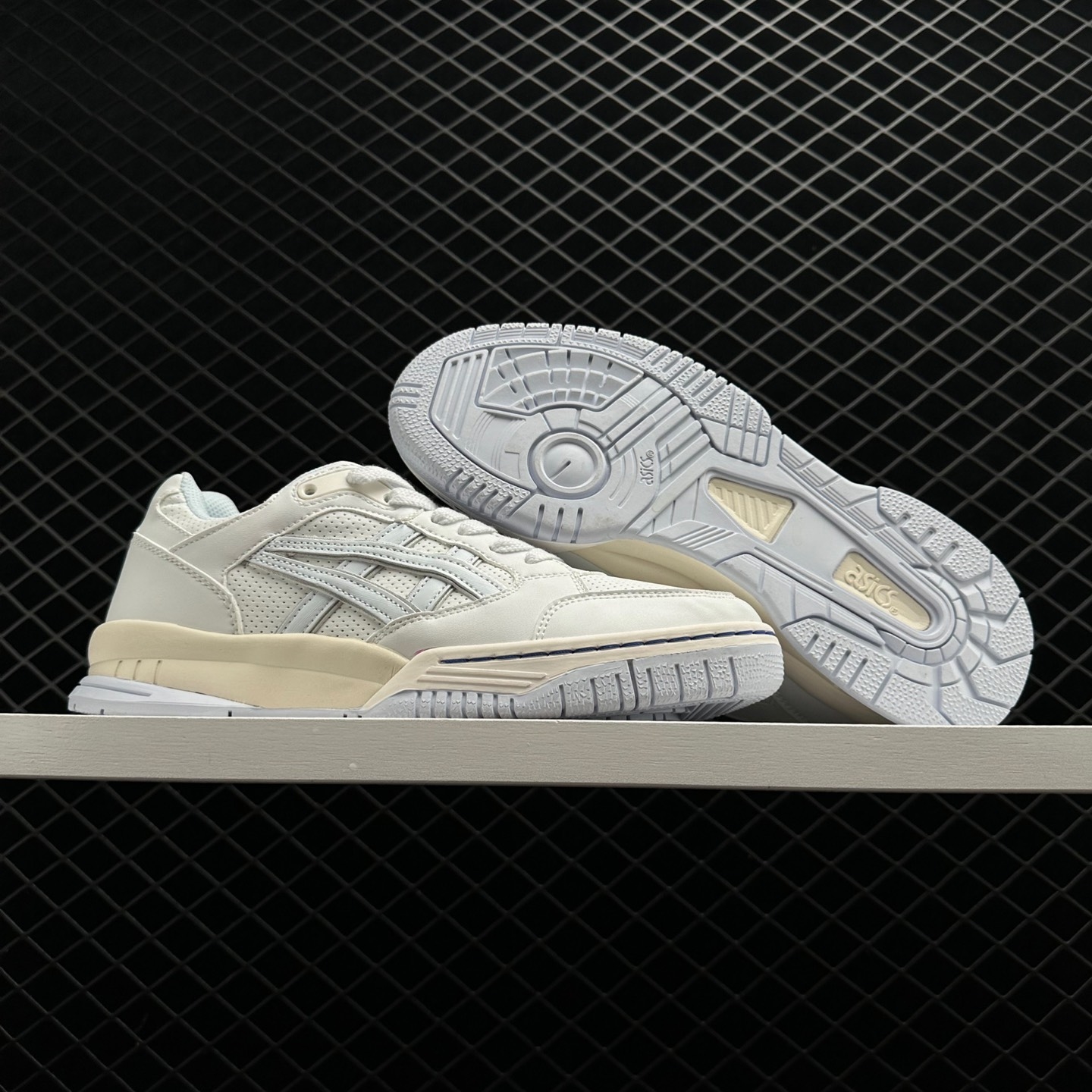 Asics Gel-Spotlyte Low White: Sleek and Stylish Athletic Sneakers