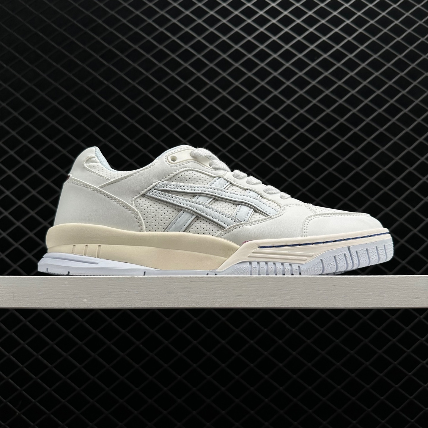 Asics Gel-Spotlyte Low White: Sleek and Stylish Athletic Sneakers
