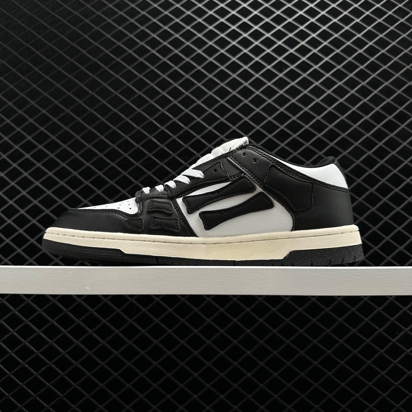 Amiri Skel Top Low 'Black White' PF22MFS003 004: Sleek and Stylish Footwear for Men