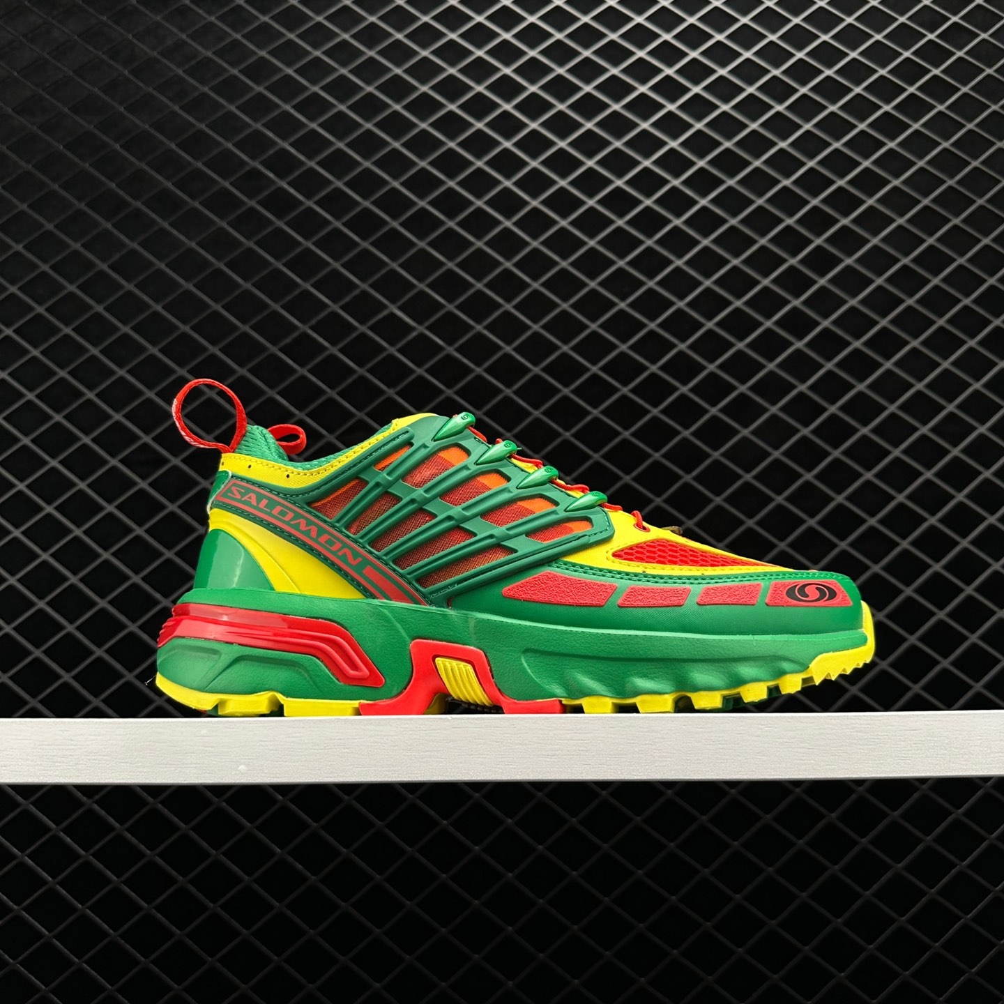 Salomon ACS PRO Advanced Kar L'Art De L'Automobile Green Red Yellow L41717300 - High-performance auto-inspired sneakers for style and durability.