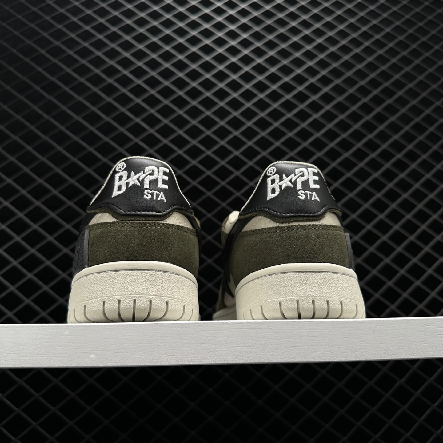 A Bathing Ape Bape SK8 Sta Olive Darb - Urban Chic Sneakers A Bathing Ape Bape SK8 Sta Olive Darb - Urban Chic Sneakers